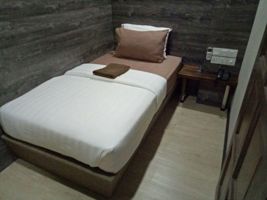 Qing Yun Resthouse -Delima Satu Hotel Kampong Serusup Exterior photo